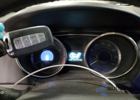 2011 Hyundai Sonata Se z USA, uszkodzony, nr VIN 5NPEC4AC4BH143116